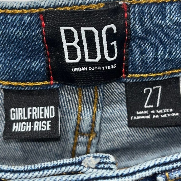 Urban Outfitters BDG Front Pin-tuck Girlfriend High Rise Zippered Ankle Jeans - Picture 6 of 8